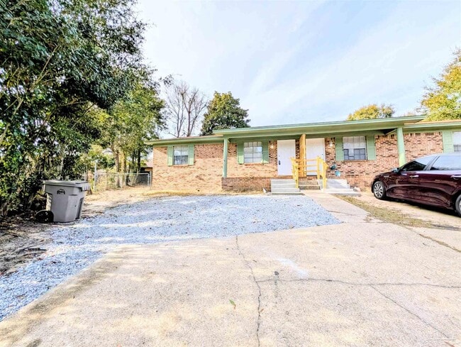 5086 Yacht Harbor Cir