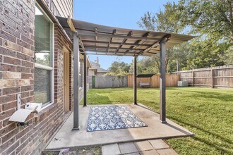 115 N Hawkhurst Cir in Magnolia, TX - Building Photo - Building Photo