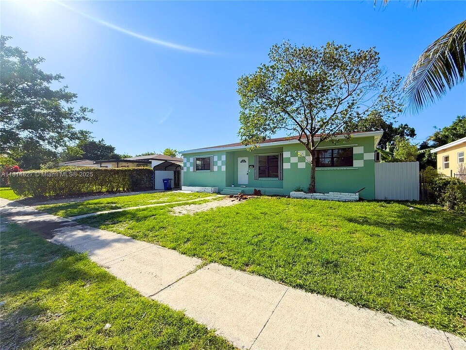1141 NE 154th Terrace in North Miami Beach, FL - Building Photo