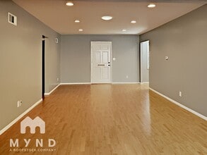 5572 Waring Rd in San Diego, CA - Building Photo - Building Photo