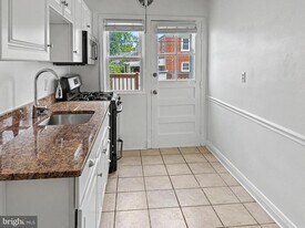 211 Cherrydell Rd in Catonsville, MD - Building Photo