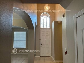 1908 Abbey Ridge Dr, Unit 3-311 in Dover, FL - Foto de edificio - Building Photo