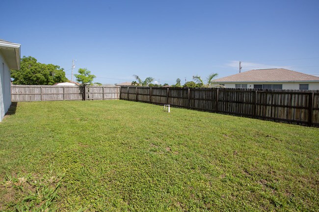 1723 NW 5th St in Cape Coral, FL - Building Photo - Building Photo
