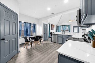 6818 Catarina Cir in Houston, TX - Building Photo