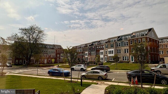 10840 Cedar Ave in Fairfax, VA - Building Photo - Building Photo