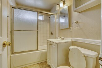 2047 W Lingard St in Lancaster, CA - Building Photo - Building Photo