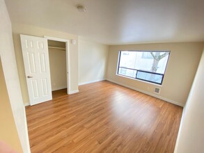 515 East Denny Apartments in Seattle, WA - Foto de edificio - Building Photo