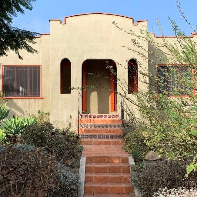 1829 S Cloverdale Ave, Unit 1829 in Los Angeles, CA - Foto de edificio - Building Photo