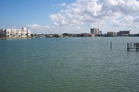 665 Bay Esplanade in Clearwater, FL - Foto de edificio - Building Photo