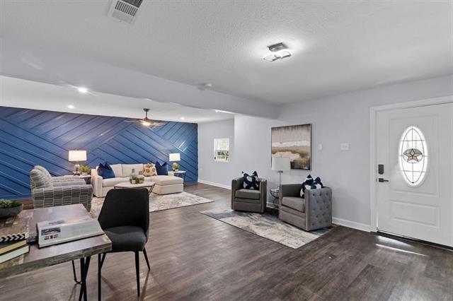property at 3022 Shorewood Dr