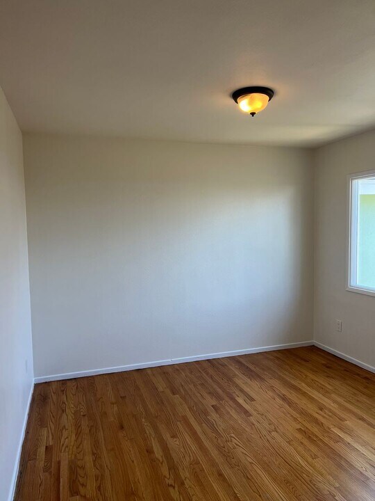 6672 Carthage St in San Diego, CA - Building Photo