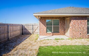 2102 N Avenue J in Lubbock, TX - Building Photo - Building Photo