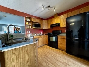 16 Pinnacle Ave in Grande Prairie, AB - Building Photo - Building Photo