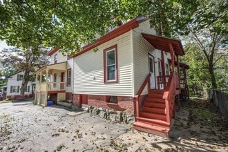 15 Pierce St in Concord, NH - Building Photo - Building Photo