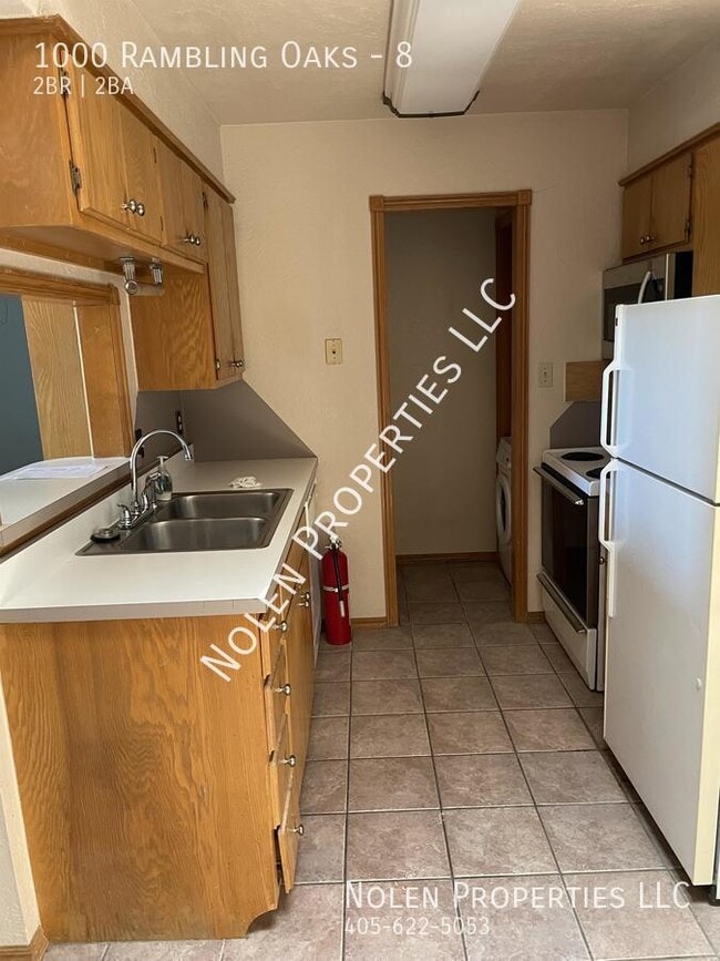 1000 Rambling Oaks Dr