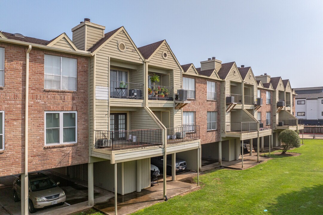 Tranquility Lake in Houston, TX - Foto de edificio