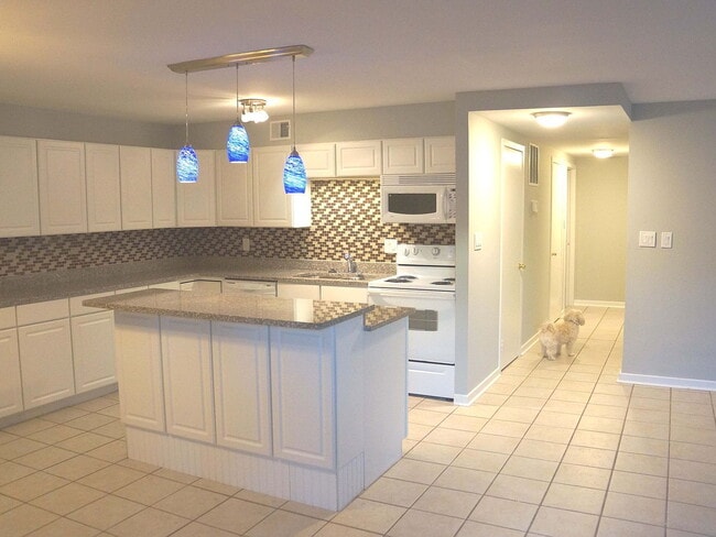 411 S Sharp St in Baltimore, MD - Building Photo - Building Photo