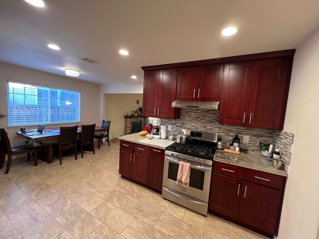 1642 Tahoe Dr in Milpitas, CA - Foto de edificio - Building Photo