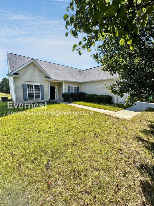 1244 Scarlett Dr in High Point, NC - Building Photo