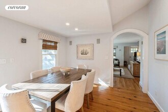 70 Miller Ln E in East Hampton, NY - Building Photo - Building Photo