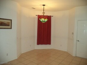 9058 Water Tupelo Rd in Ft. Myers, FL - Foto de edificio - Building Photo