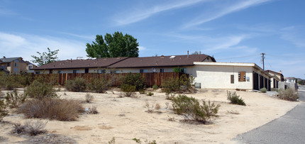 Desert Knolls in Apple Valley, CA - Building Photo - Building Photo