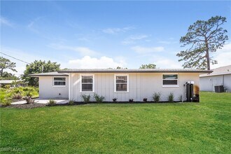 3433 Roslyn Rd in Venice, FL - Building Photo - Building Photo