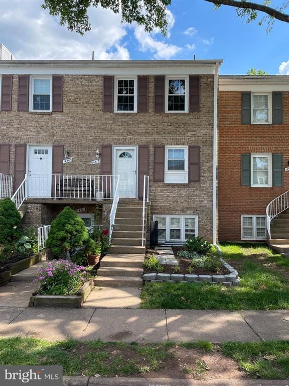 14513 Golden Oak Rd in Centreville, VA - Building Photo - Building Photo