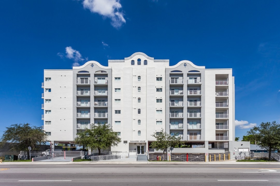 Oleander House Apartments in Miami, FL - Building Photo