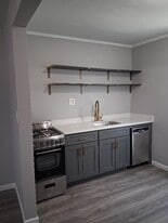 7406 Oakland Ave in Detroit, MI - Building Photo