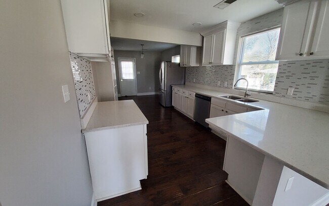 203 N Hollywood St in Memphis, TN - Building Photo - Building Photo