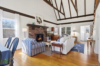 3 Foster Ave in Hampton Bays, NY - Building Photo - Building Photo