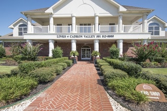 The Links at Cadron Valley in Conway, AR - Building Photo - Building Photo