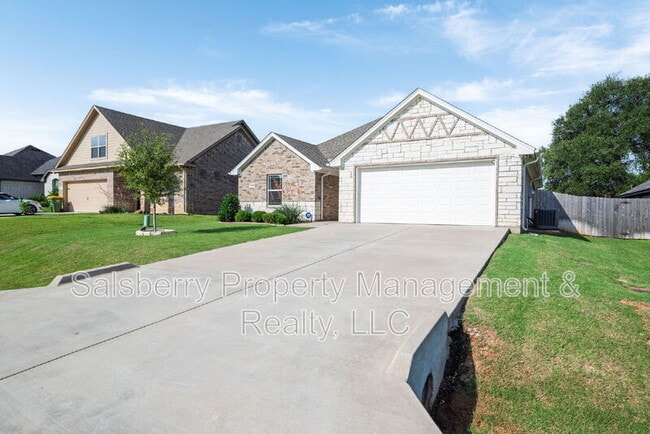 3310 Windcrest Dr in Granbury, TX - Building Photo - Building Photo
