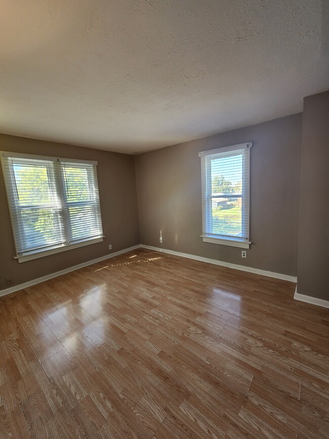 property at 4442 Knox St