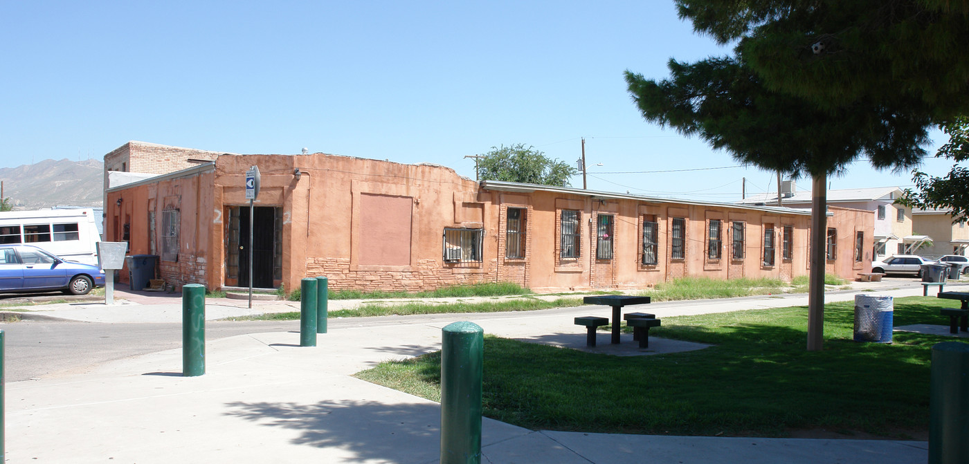 920 St Vrain St in El Paso, TX - Building Photo