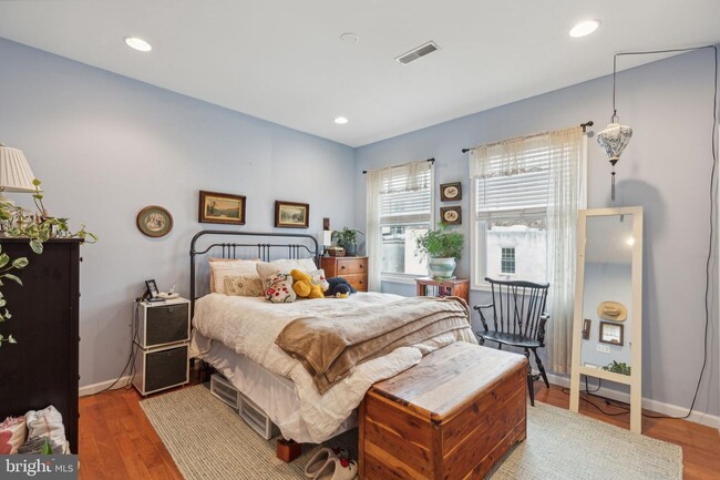 2007 Carpenter St, Unit 2