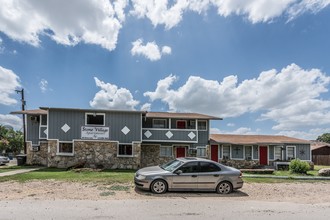 903 Drury Ln in San Antonio, TX - Foto de edificio - Building Photo