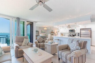 5825 PUERTA DEL SOL Blvd in St. Petersburg, FL - Building Photo - Building Photo