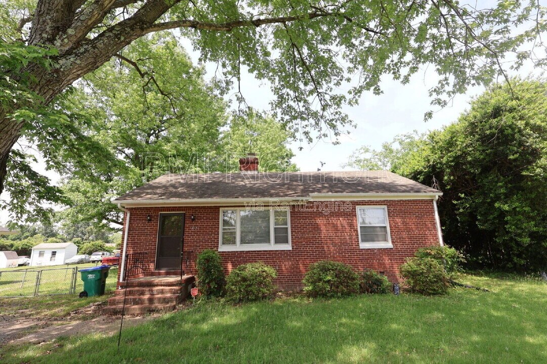 3526 Patsy Ann Dr in Richmond, VA - Building Photo