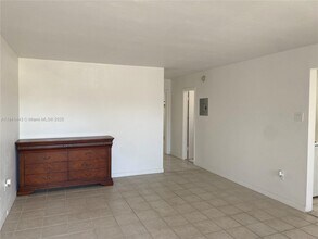 15600 NE 6th Ave in Miami, FL - Building Photo - Building Photo