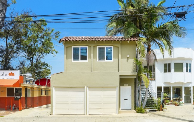 425 Culver Blvd in Playa Del Rey, CA - Foto de edificio - Building Photo