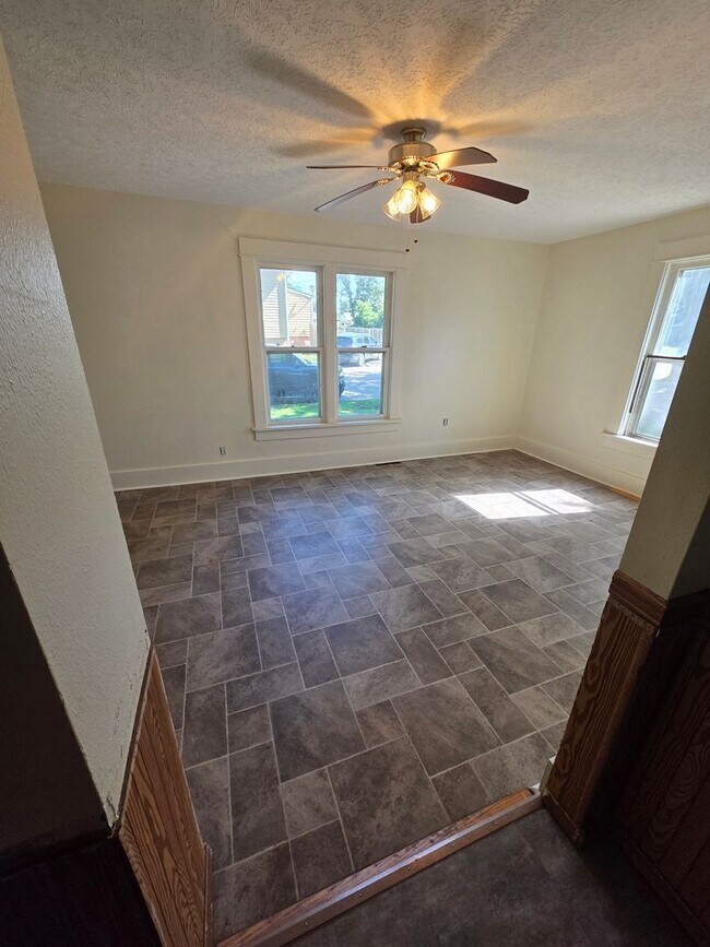 property at 901 S 5th St