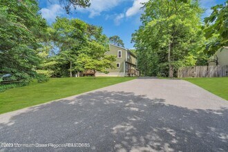 37 Freehold Rd in Jackson Township, NJ - Building Photo - Building Photo