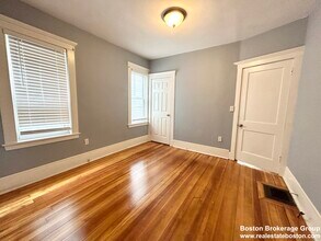 20 Dawes St in Boston, MA - Building Photo - Building Photo