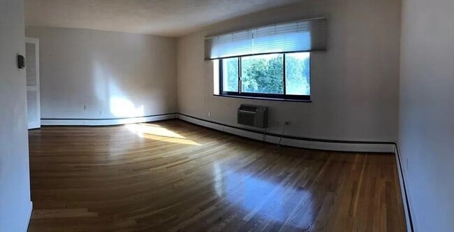 197 Kent St in Brookline, MA - Building Photo - Building Photo