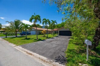 9039 NW 21st Ct in Coral Springs, FL - Foto de edificio - Building Photo