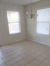 406 Creston St in Hutto, TX - Building Photo - Building Photo