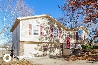 609 SE Steeple Ct in Blue Springs, MO - Building Photo - Building Photo