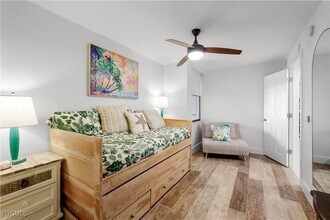 10562 Gulf Shore Dr in Naples, FL - Building Photo - Building Photo